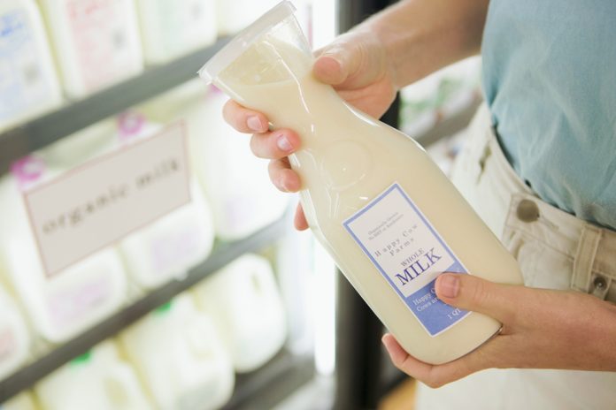 Canadians continue to stay away from dairy